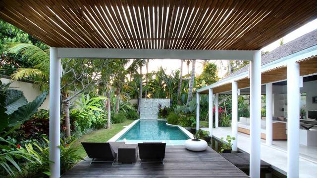 8 Inspirasi Menata Halaman Belakang Rumah agar Penghuni Makin Betah