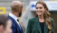 Gaya Daur Ulang Kate Middleton, Blazer Lama Tampil dengan Padu Padan Baru