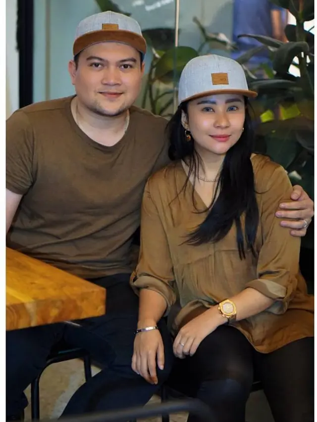 [Bintang] Chikita Meidy dan Indra Aditya