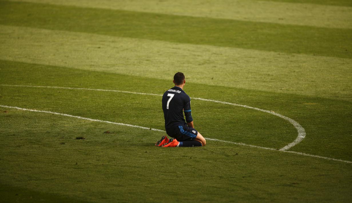 Reaksi Cristiano Ronaldo setelah gagal memanfaatkan peluang di depan gawang Malaga dalam laga La Liga Spanyol di Stadion La Rosaleda, Malaga, (21/2/2016). (Reuters/Jon Nazca)