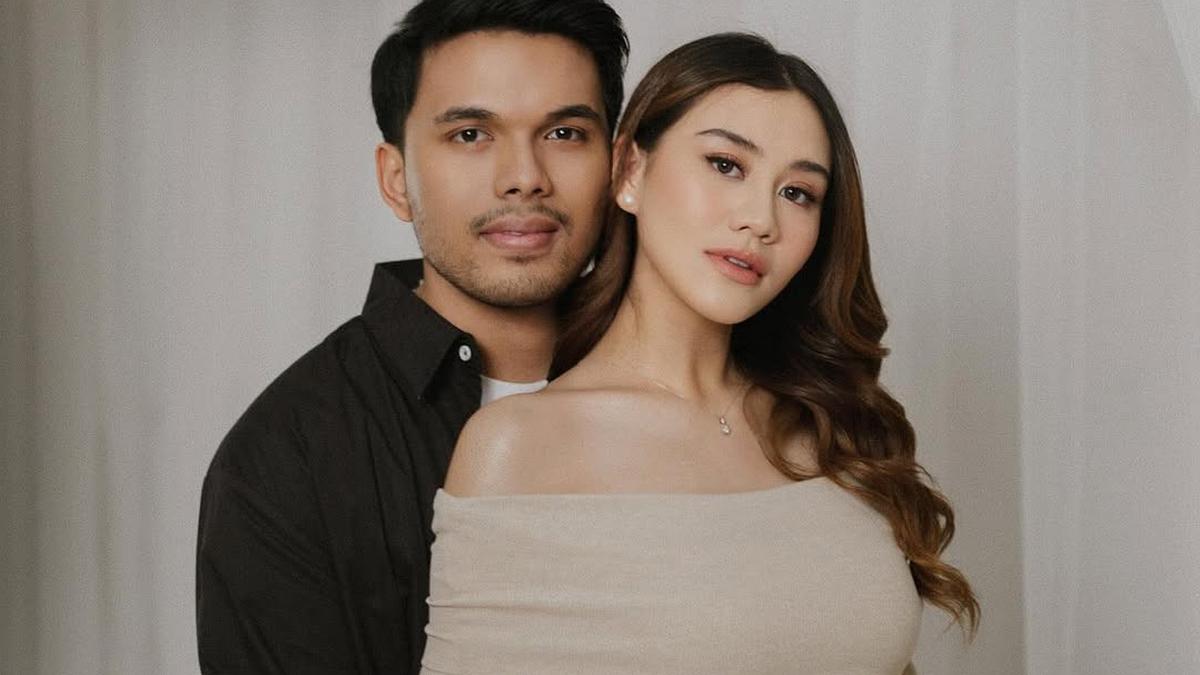 6 Potret Aaliyah Massaid Tampil Anggun dengan Gaun Warna Cream saat Umumkan Kehamilan Pertama dengan Thariq Halilintar
