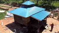 Mushola dengan bahan bangunan plastik daur ulang di Batam, Kepulauan Riau. (Sumber: Instagram @dlhkotabatam)