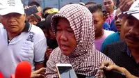 Korban selamat ledakan dan kebakaran pabrik sekaligus gudang kembang api di Tangerang (Liputan6.com/ Pramita Tristiawati)