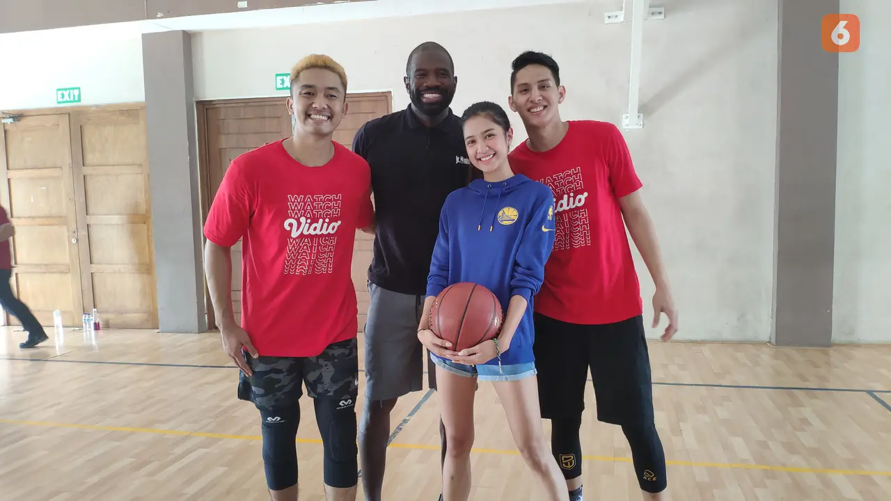 Legenda NBA Jason Richardson bersama Uus, Mikha Tambayong dan Daniel Wenas