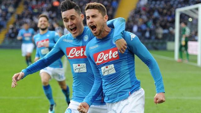 Jorginho dan Jose Callejon merayakan gol Napoli ke gawang Udinese (Foto: Napoli)