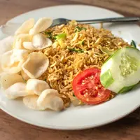 ilustrasi nasi goreng mie/Mia Woolgar/Shutterstock