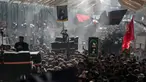 Peziarah Syiah memperingati Hari Raya Arbaeen di Karbala, Irak, Selasa (5/9/2023). Hari Raya Arbaeen menandai berakhirnya masa berkabung selama 40 hari setelah peringatan kesyahidan Imam Hussein, cucu Nabi Muhammad, pada abad ke-7. (AP Photo/Anmar Khalil)
