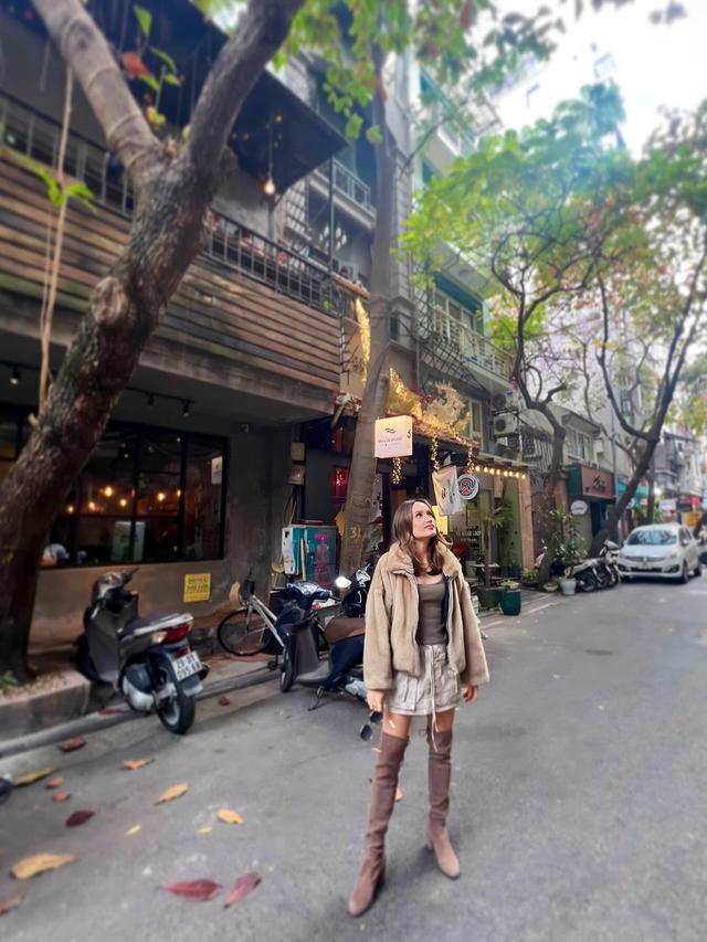 8 Potret Liburan Cinta Laura di Vietnam, Pamer Kemesraan dengan Arya Vasco