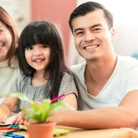 Peran orang tua dalam membangun kepribadian anak yang positif. (foto: lifestylememory/freepik)