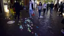 Instalasi cahaya di Lee Tung Street di Wan Chai, Hong Kong, China selatan (8/12/2020). Sebuah instalasi cahaya besar yang menggunakan teknologi kecerdasan buatan dengan tema "Kupu-kupu Harapan" diluncurkan di Lee Tung Street, Wan Chai, belum lama ini. (Xinhua/Lo Ping Fai)