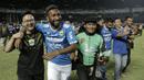 Para suporter dan pemain Persib Bandung merayakan kemenangan atas Persija Jakarta pada laga Liga 1 di Stadion GBLA, Jawa Barat, Minggu (23/9/2018). Persib menang 3-2 atas Persija. (Bola.com/M Iqbal Ichsan)
