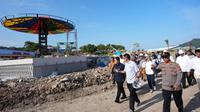 Menteri BUMN Erick Thohir meninjau progres pembangunan Krakatau Park, Bakauheni, Lampung.