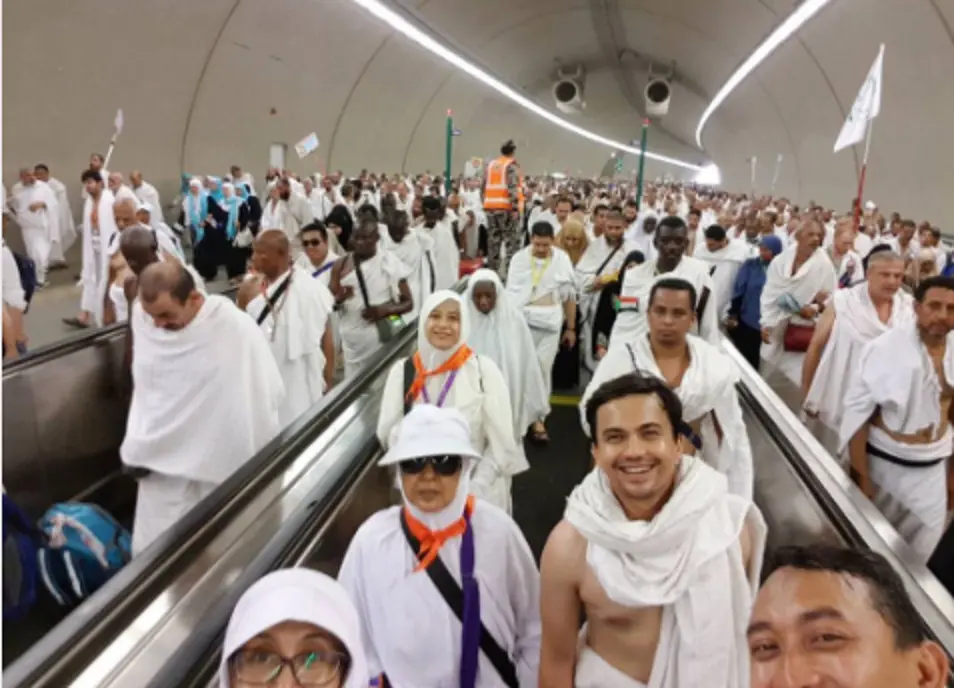 Sahrul Gunawan menunaikan ibadah haji. (Instagram/sahrulgunawan76)