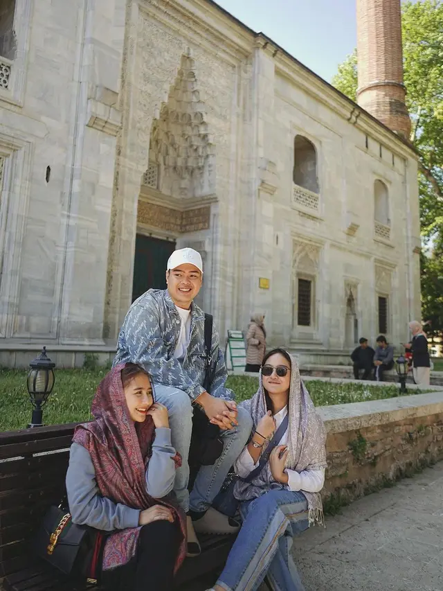Prilly Latuconsina di Turki