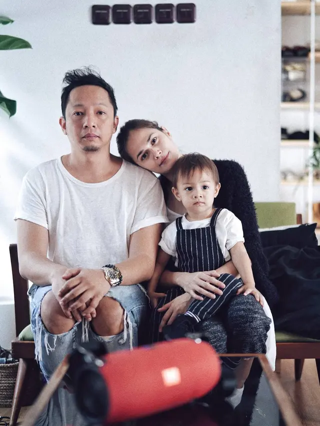 [Bintang] Bikin Ngakak, Ini 8 Foto Ringgo Agus Rahman yang Lucu Parah