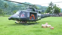 TNI AD mengerahkan helikopter untuk mendistribusikan bantuan di desa yang terisolir akibat gempa Sulbar. (YouTube TNI AD)