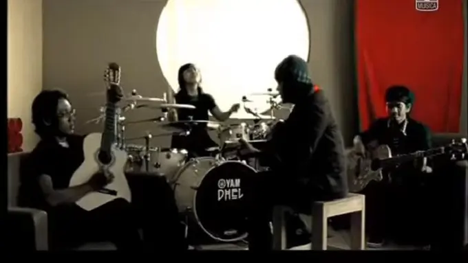 Menyelami Makna Cinta Lewat 8 Lagu Romantis Letto