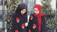 Jika Anda berniat untuk mengenakan Abaya di hari raya Lebaran nanti, yuk intip inspirasi busana Abaya yang terlihat trendi dan modern. (Foto: Instagram/@chichijab)