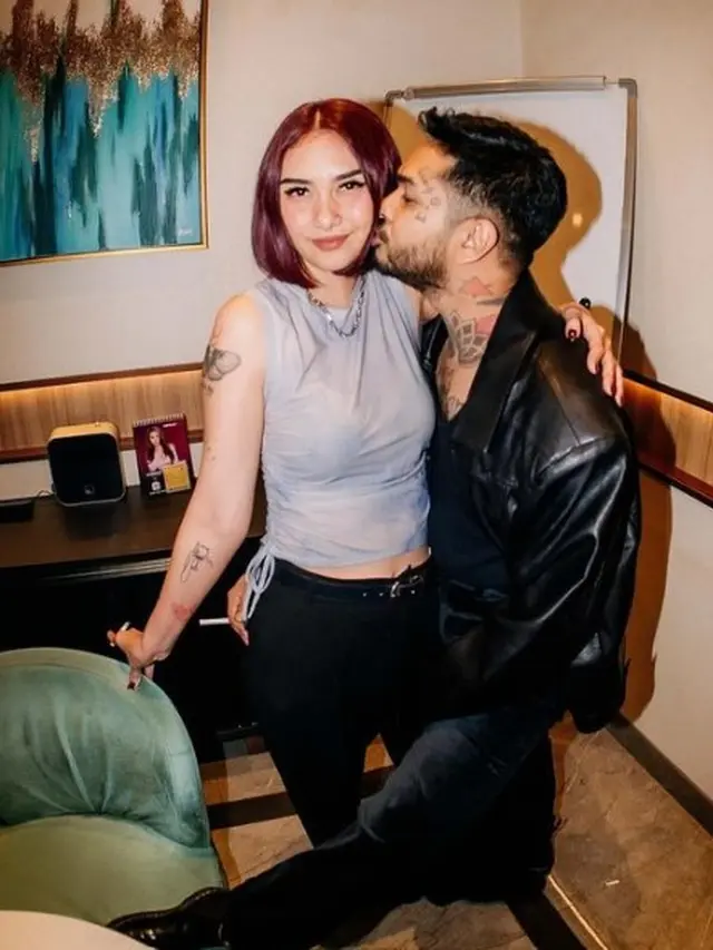 Onadio Leonardo bersama istri (Instagram/onadioleonardo_official)