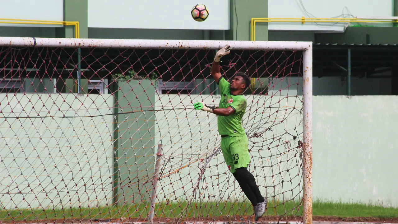Kiper Perseru Serui, Samuel Reimas