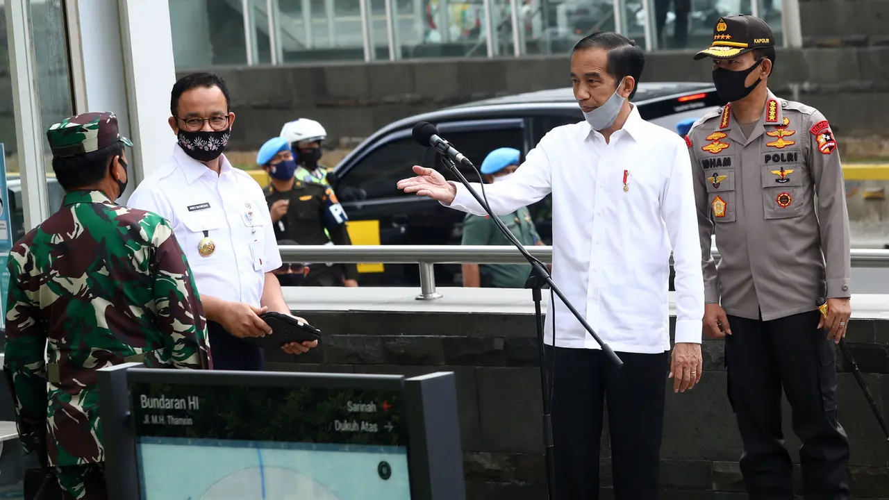 Jokowi Meninjau Kesiapan Prosedur New Normal di Stasiun MRT