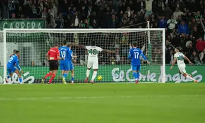 Pertandingan La Liga antara Elche vs Real Madrid di Elche, Spanyol, Minggu, 23 November 2025. (AP Photo/Alberto Saiz)