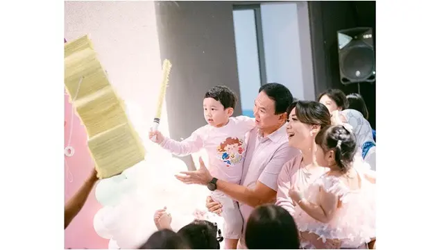 6 Potret Perayaan Ultah Anak Bungsu Ahok dan Puput Nastiti Devi, Penuh Keceriaan