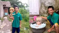 6 Foto Wibu Halu Punya Anak Anime Ini Bikin Ngakak (sumber: Instagram/jowoshitpost)