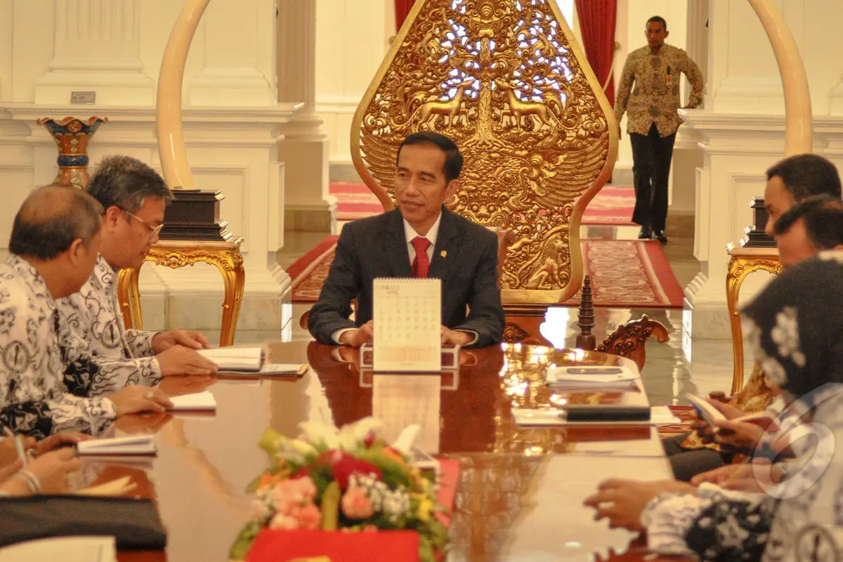 Jokowi Diserbu Para Guru