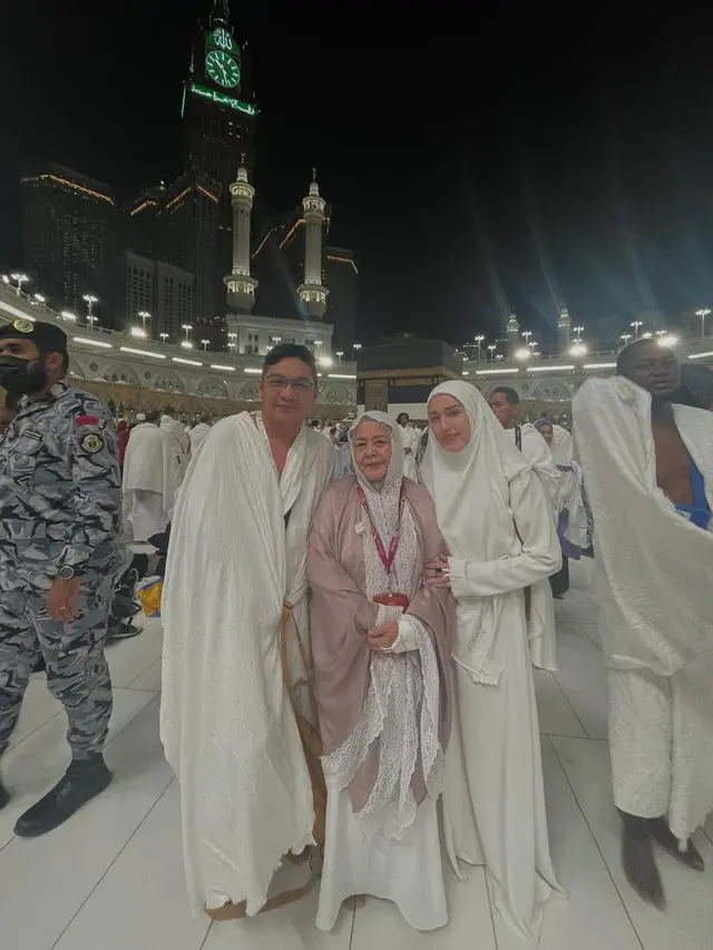 Potret Pasha Ungu dan Adelia Jalani Ibadah Haji 2025