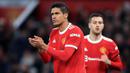 Raphael Varane merupakan pemain yang baru didatangkan MU pada musim ini. Penampilannya cukup stabil di saat rekan duetnya Harry Maguire tampil buruk di jantung pertahanan. Ia mampu tampil cukup stabil meski sempat diganggu cedera pada awal musim. (AFP/Lindsey Parnaby)