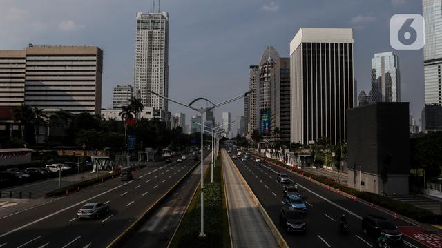 Suasana Ganjil Genap Saat PSBB Transisi di Jakarta