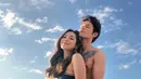 Ini adalah kebersamaan Dinda Kirana dan Naufal Samudra yang jadi sorotan belum lama ini. Seperti diketahui, dua bintang FTV ini memang tengah nikmati liburan dan melepas penat di Pulau Dewata, Bali. Beragam potret mesra yang diunggah keduanya di media sosial ini pun dinilai tuai beragam komentar warganet. (Liputan6.com/IG/@dindakirana.s)