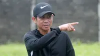 Joko Susilo, pelatih Persik. (Bola.com/Gatot Susetyo)