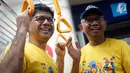 Wakil Ketua Komisi Pemberantasan Korupsi (KPK) Laode M. Syarif bersama Dirut PT MRT Jakarta William Sabandar berbincang usai menempelkan poster dalam rangka kampanye antikorupsi di dinding gerbong kereta MRT Jakarta, Selasa (27/8/2019). (Liputan6.com/Immanuel Antonius)