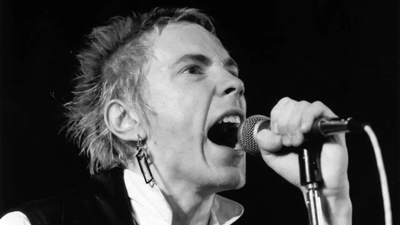 Kecanduan Game, Vokalis Sex Pistols Habiskan Ratusan Juta