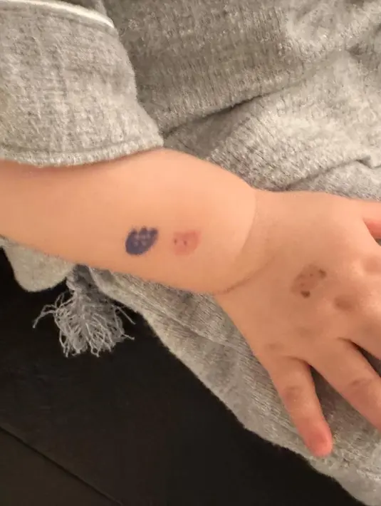 Keseruan Son Ye Jin main dengan putrinya. [Foto: Instagram/yejinhand]