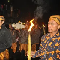 Kawah Merapi, bak magnet bagi ritual adat yang begitu sarat akan kekayaan adat istiadat.