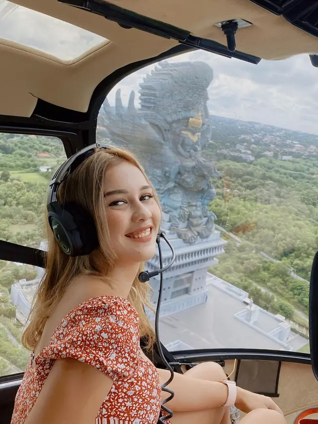 6 Momen Bulan Madu Anastasia Adamova dan Banyu Biru di Bali