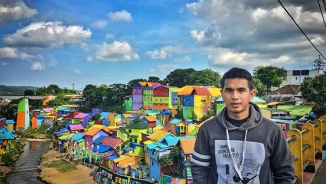 Adie Brata Cowok Ganteng Yang Pebisnis Sambil Kuliah Dan Bekerja Citizen6 Liputan6 Com