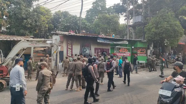80 Bangunan Liar Dan PKL Diratakan Usai Ditertibkan Satpol PP Depok