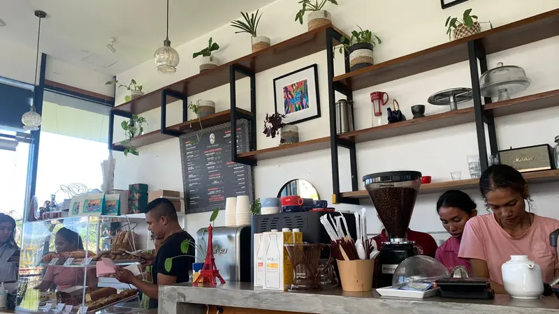 Kafe Melinjo, sebuah coffee shop yang terletak di samping Hotel Meruorah, lokasi pelaksanaan KTT ke-42 ASEAN 2023 di Labuan Bajo, Nusa Tenggara Timur (NTT). (Liputan6/Benedikta Miranti)