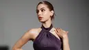 Melalui akun Instagram pribadinya, Khushi Kapoor kerap mengunggah berbagai kegiatan. Bahkan, baru-baru ini dirinya terlihat menjalani pemotretan dengan memakai sebuah simpel dress berwarna ungu. (Liputan6.com/IG/@khushi05k)