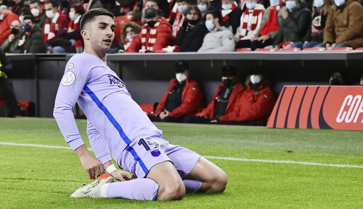 Ferran Torres - Barcelona harus mengeluarkan 55 juta euro untuk membawa Torres pulang ke Spanyol dari Manchester City. Sejauh ini pemain 21 tahun telah mengemas dua gol dari tujuh laga. (AP/Alvaro Barrientos)
