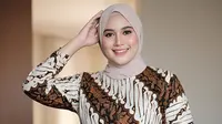 Model Gamis Batik Sederhana tapi Elegan untuk Orang Gemuk by Meta AI