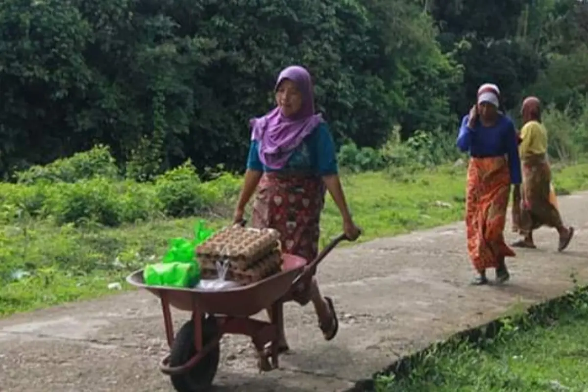 Bantuan Sembako dari Dana Karbon Jambi