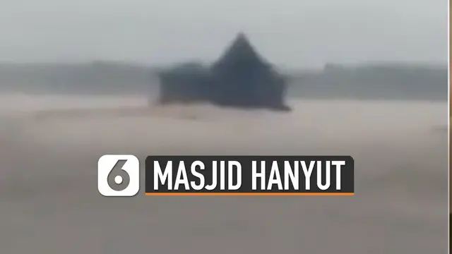 Video sebuah masjid apung hanyut hingga ke tengah laut viral di media sosial.
