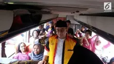 Gubernur DKI Jakarta terpilih Anies Baswedan mengapresiasi warga Jakarta, khususnya yang bekerja di moda transportasi umum.