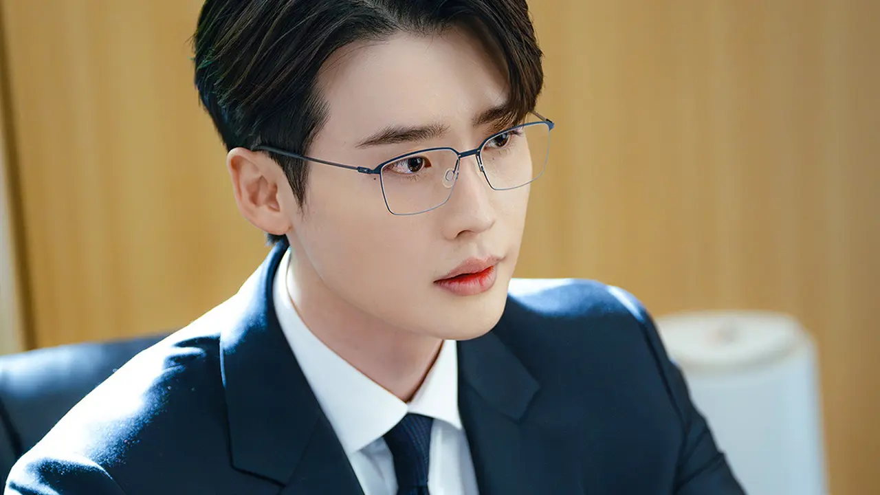 Lee Jong Suk comeback dalam drakor Law and The City. (tvN via Soompi)
