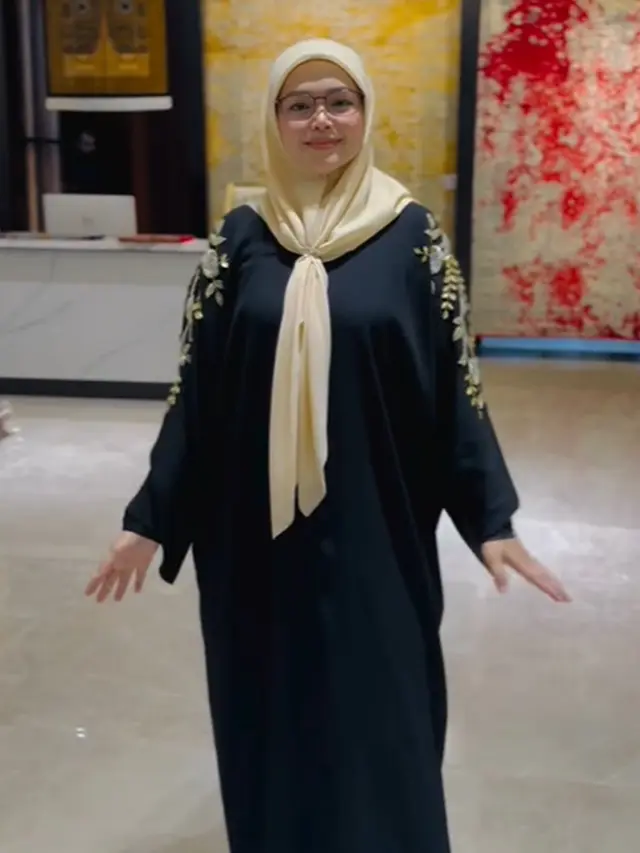 6 Model Gamis Kasual ala Siti Nurhaliza, Simpel dan Nyaman Dipakai Sehari-hari